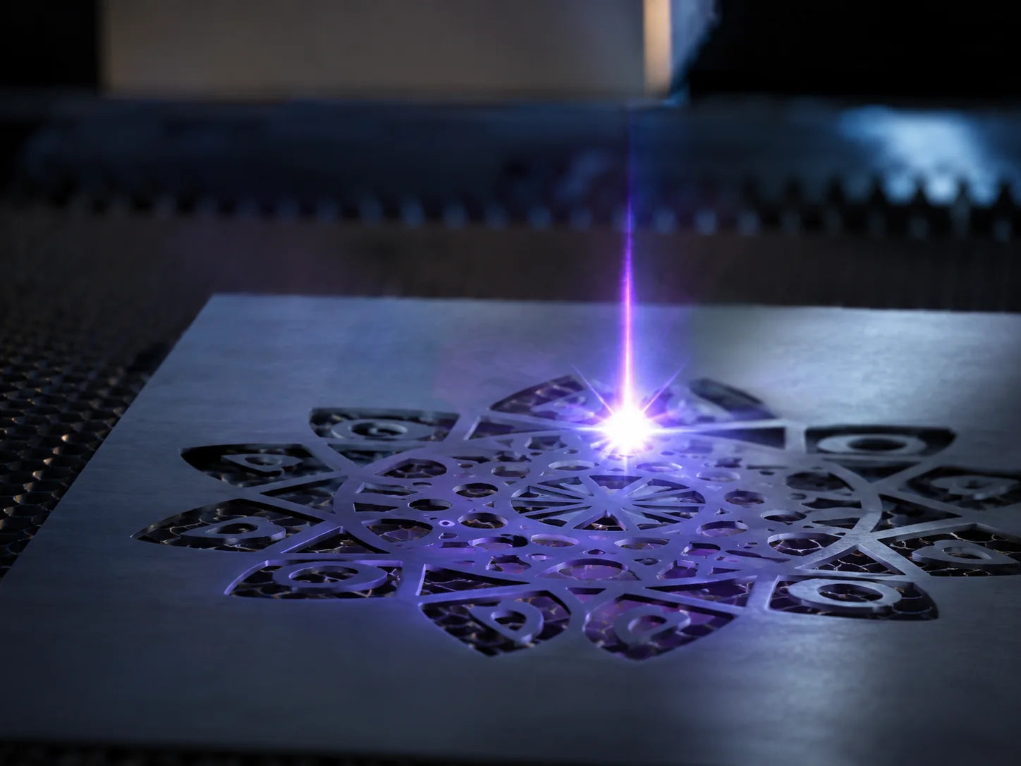 Laser- und Rotarybearbeitung