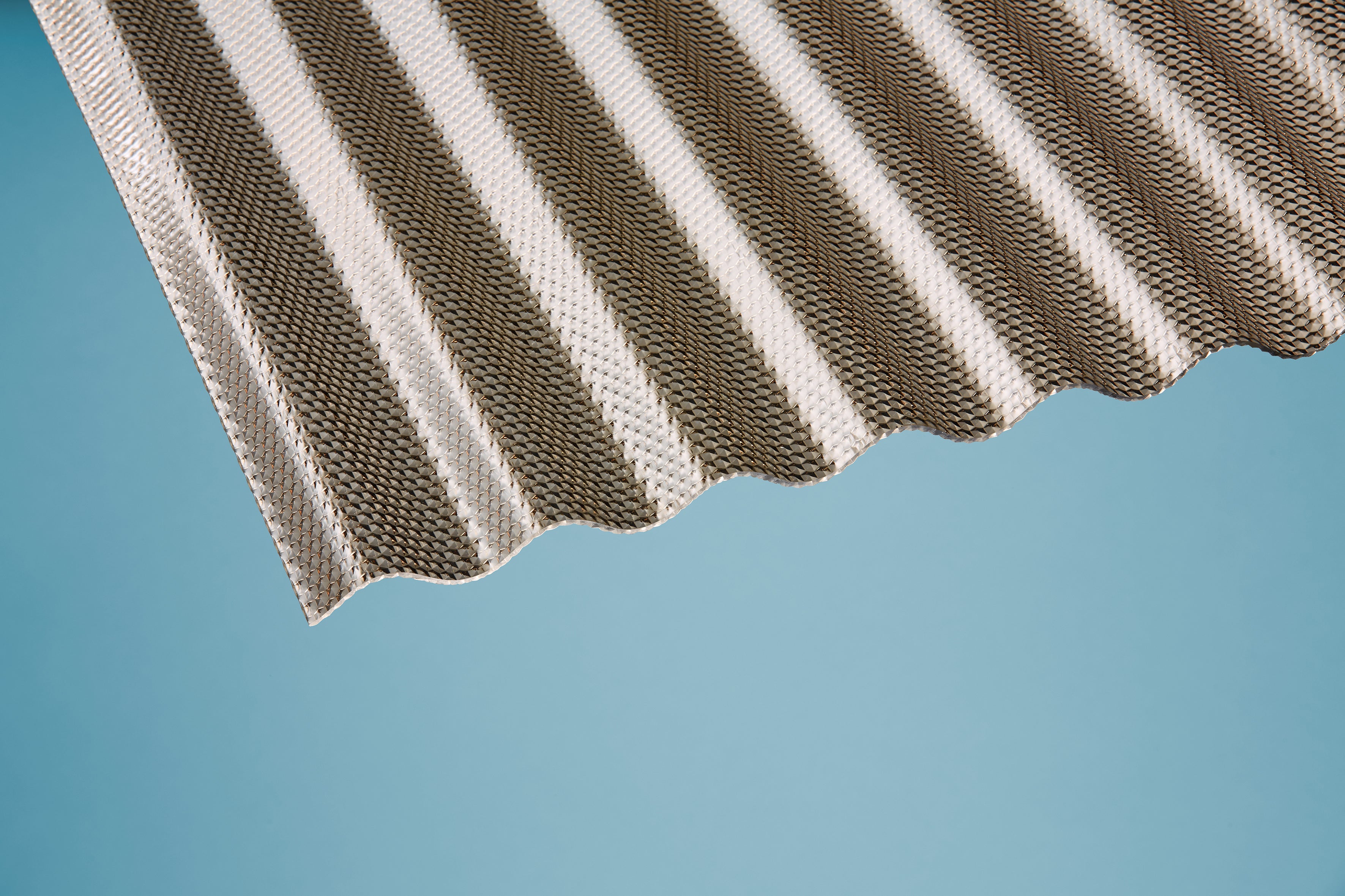Polycarbonat Wellplatte Sinus 76/18 bronze Strukturiert Wabe 2,6mm